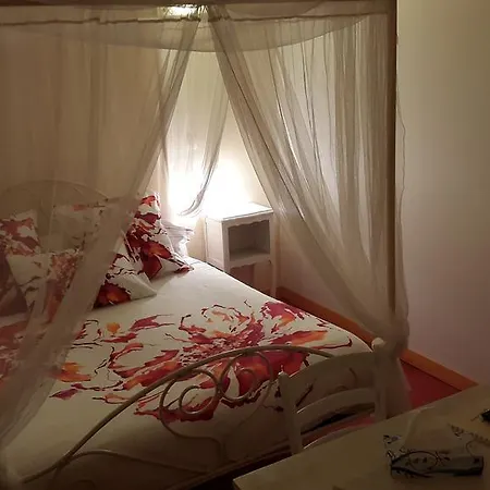 Au Bois De Massier - D'hotes Bed & Breakfast 2*